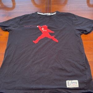 Chicago Bulls t shirt.
